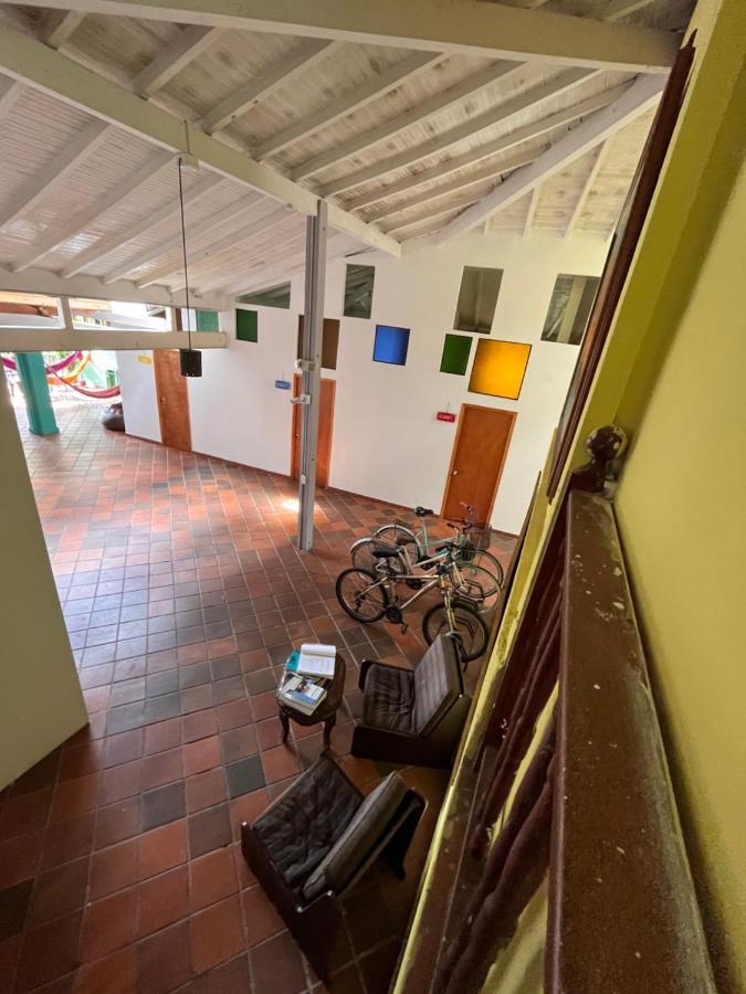 Standaard Tweepersoonskamer met 2 Aparte Bedden - Gedeelde Badkamer