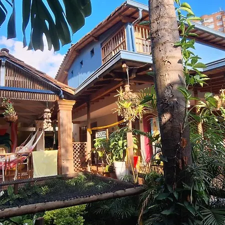 Yolo Hostel Medellin-2