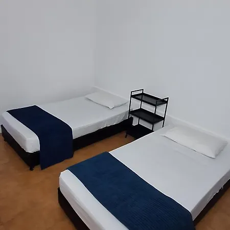 Yolo Hostel Medellin-3